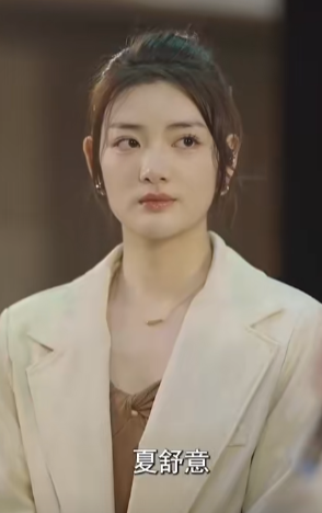 闪婚老公捧我当歌星剧情高潮片段